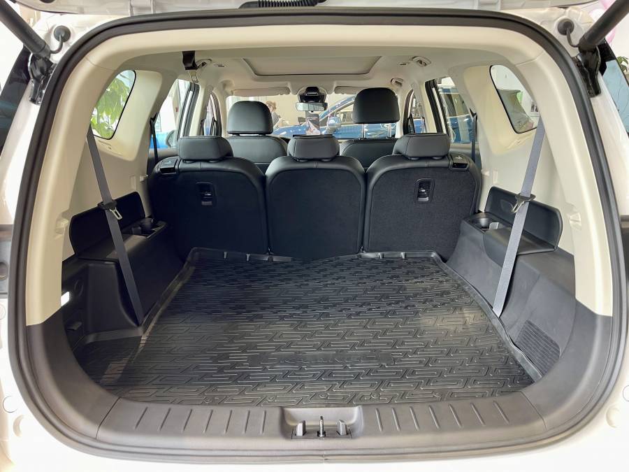 Автомобиль Geely Okavango